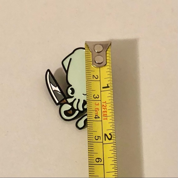 FREE WITH ANY PURCHASE - (NWOT) Kawaii Squid w/ Knife Enamel Pin - Picture 4 of 5